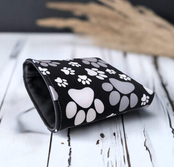 Futtertasche schwarz Pfoten