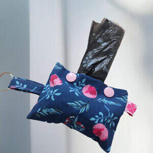 Kotbeutelspender Blau Blumen